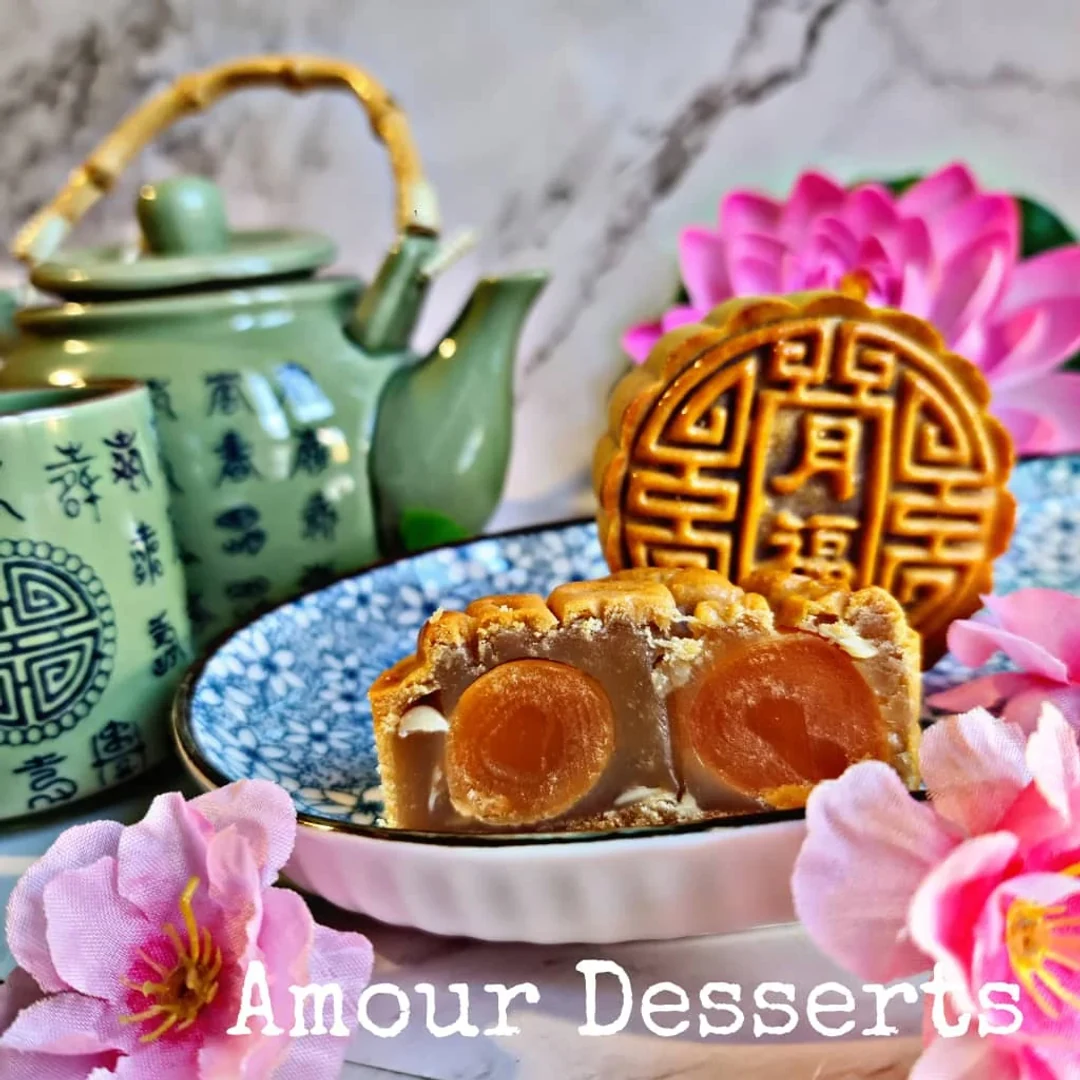 Amour Desserts double-yolk lotus paste mooncake