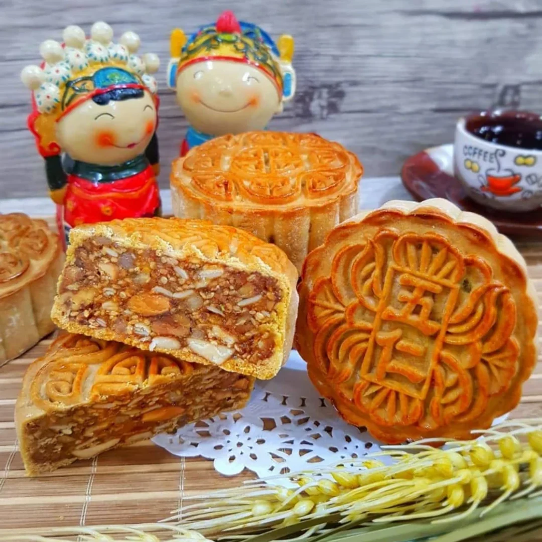 Traditional Amour Desserts mixed nuts mooncake