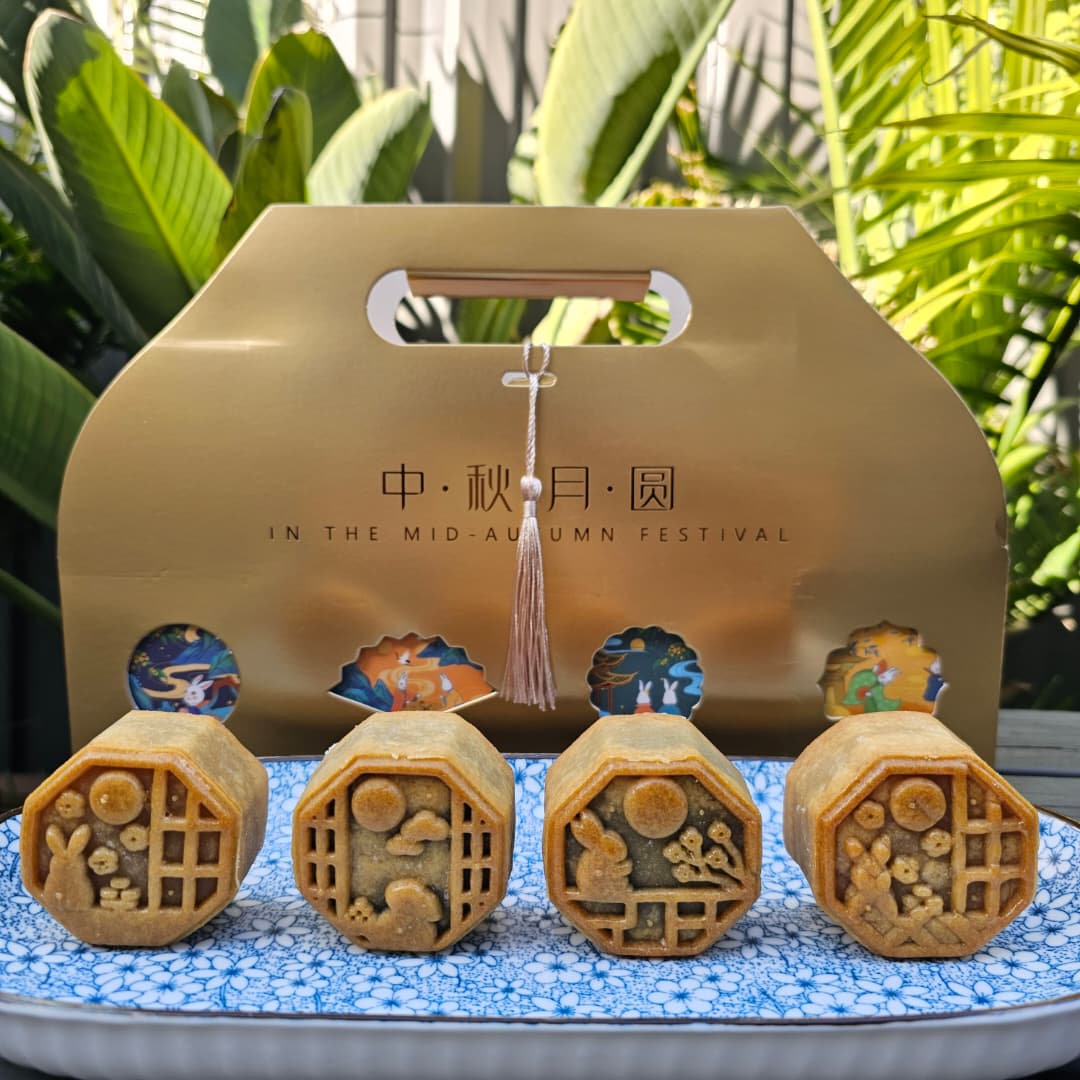 Amour Desserts mooncake gift set for Melbourne Mid-Autumn gifting